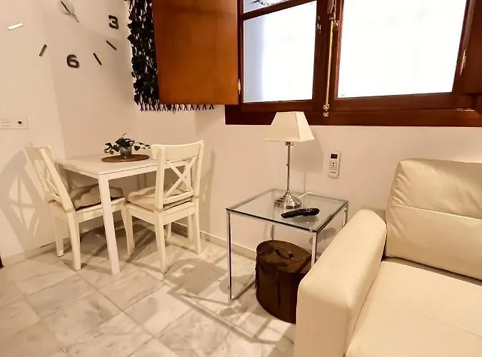 Elegant Duplex Isidoro